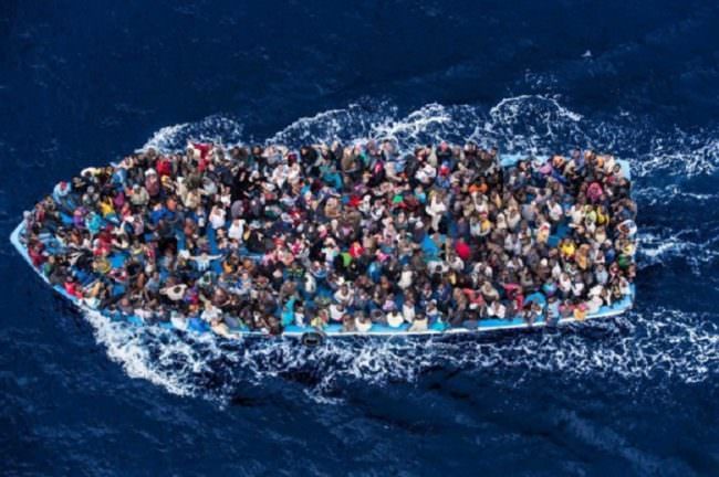 Lampedusa al collasso, ieri altri 18 sbarchi