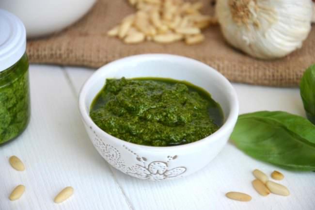 Batteri in un lotto di pesto vegano: avviso di sicurezza del Rasff
