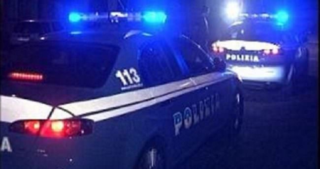 Catania, aggredisce e minaccia gli agenti al posto di blocco e poi scappa: arrestato