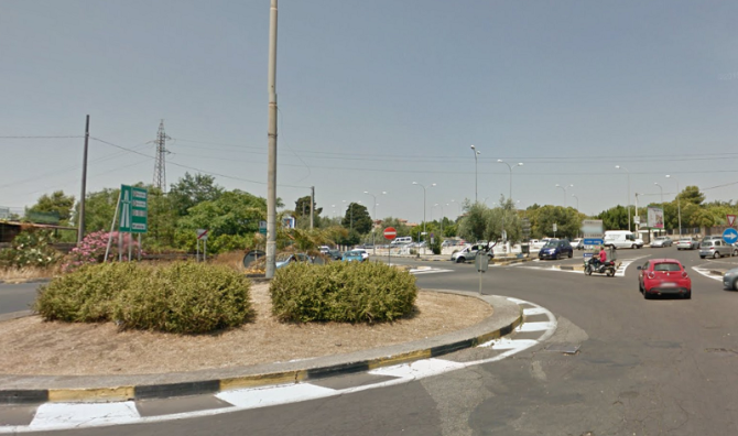 San Giovanni Galermo, scontro tra due auto: Fiat Panda si ribalta. Traffico in tilt