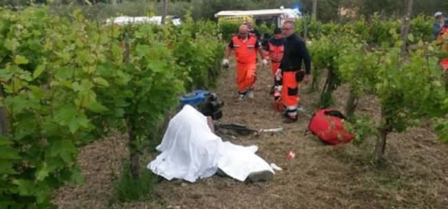 Tragedia in campagna, uomo colpito da motozappa muore per gravi ferite alle gambe
