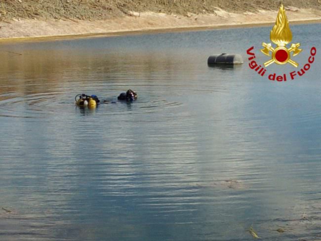 Scivola in acqua mentre lavora a un impianto d’irrigazione: ritrovato corpo di un anziano. FOTO