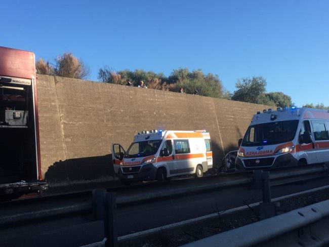 Tangenziale di Catania in tilt, scontro fra tre auto: diversi i feriti