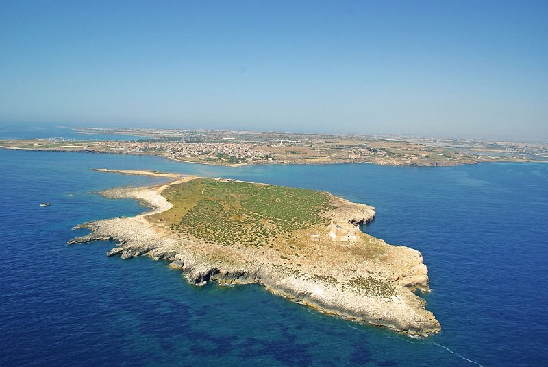 Isola di Capo Passero e Tonnara presto diventeranno un resort. Inizia la “guerra” degli ambientalisti