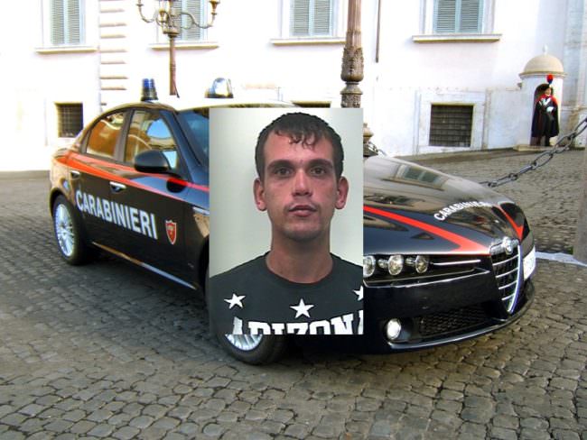 Ragazzi in fermento davanti la sua abitazione, aveva “aperto” il market della droga