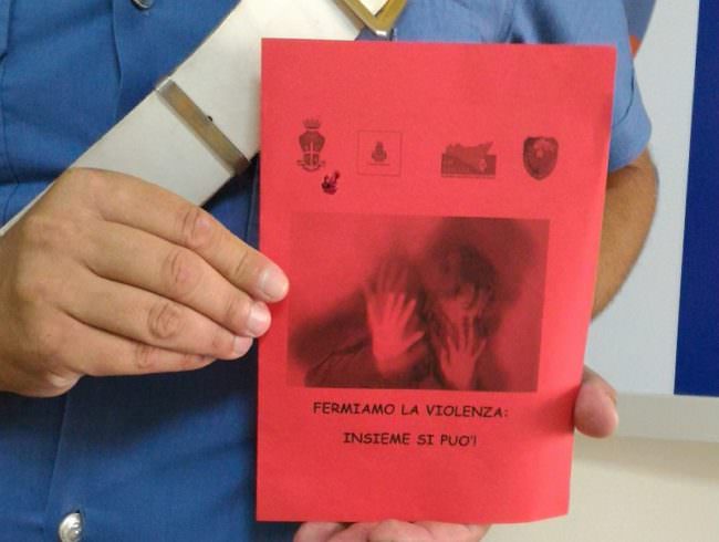 Non la lascia andare e si piazza sotto casa dell’ex: scatta il fermo