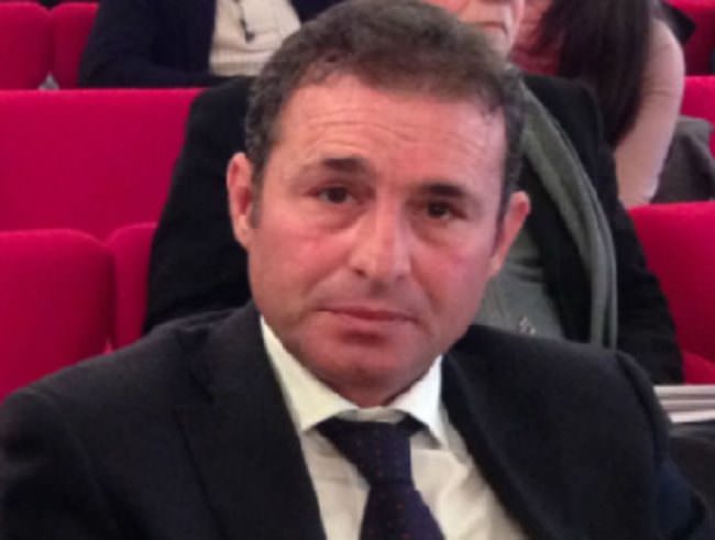 Paura a Gela, incendiata l’auto di Enrico Vella, esponente del Megafono