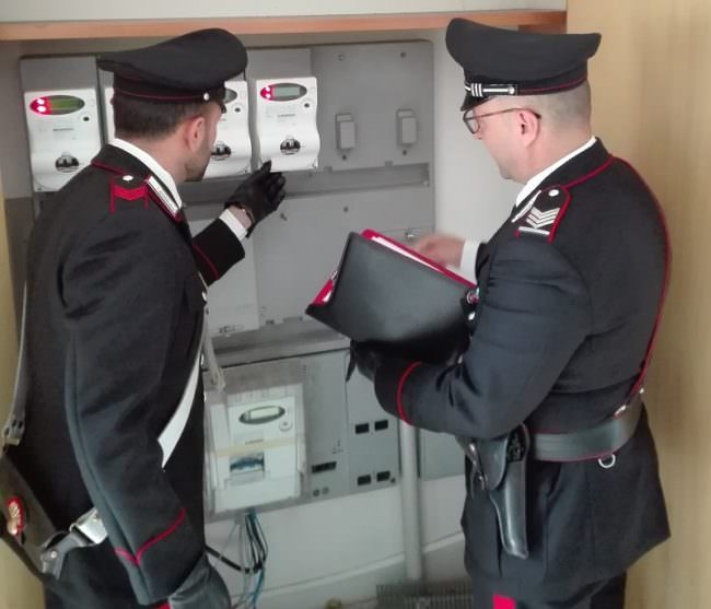 Allacciata abusivamente alla rete elettrica: guai per titolare di una pescheria di Borgo Nuovo