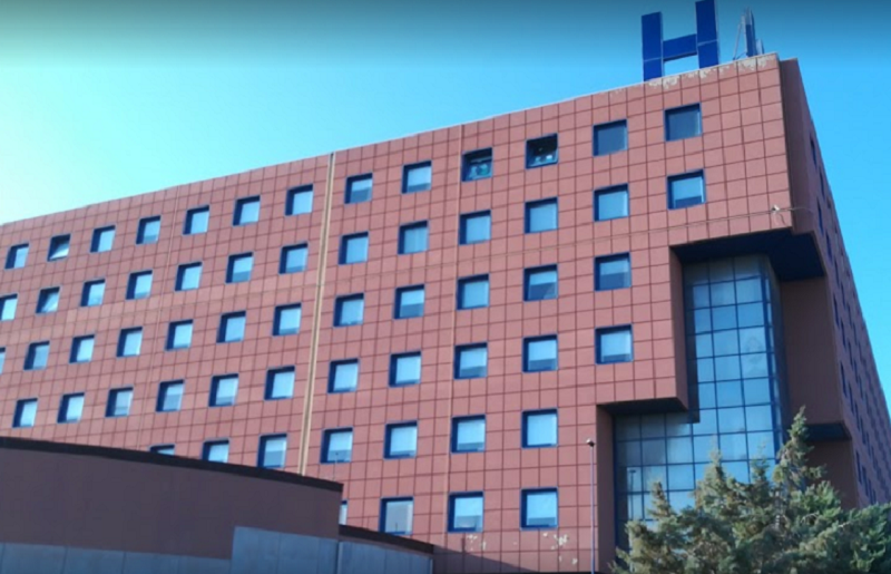 Incidente al Villaggio Mosè: 2 donne falciate da una Mercedes davanti a una parrocchia