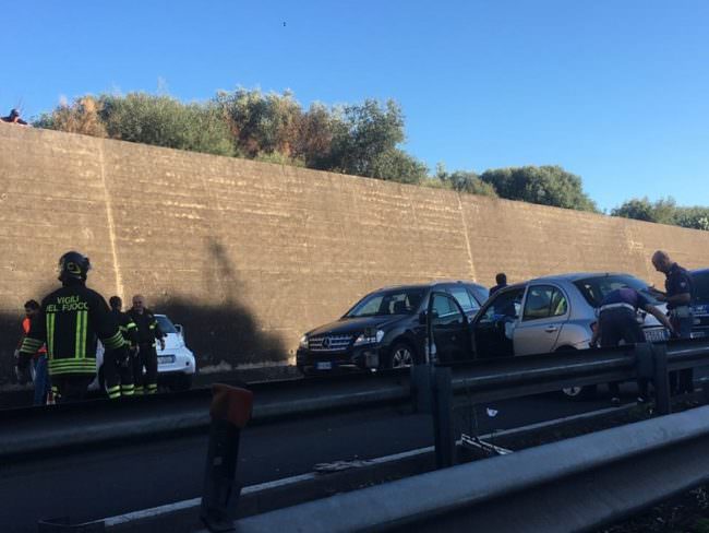 Misterbianco, 90enne contromano in tangenziale si schianta contro auto: diversi feriti