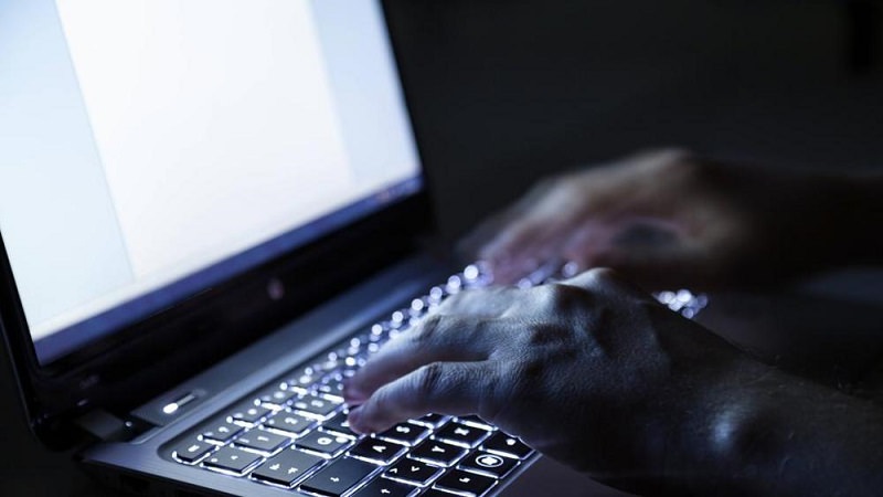 Truffe online, le finte procedure per farsi rubare i dati bancari via mail