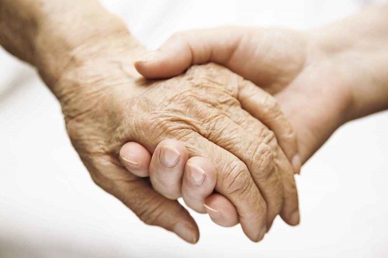 Compleanno speciale oggi a Canicattì: anziana signora festeggia 112 anni