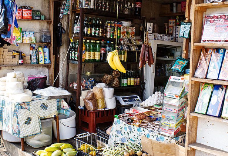 Non rispetta le misure anti-Covid: sanzionato e chiuso market, alcol a minori