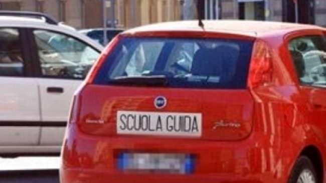 A Catania riprendono gli esami per la patente, Ugl: “Vaccini agli esaminatori insieme agli insegnanti, sono a rischio anche loro”