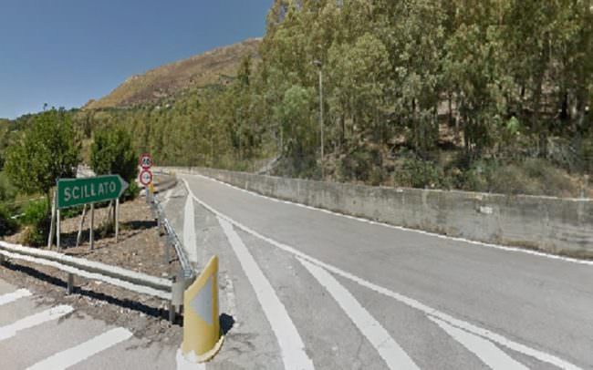 Panico sulla Palermo-Catania: furgone in fiamme in autostrada