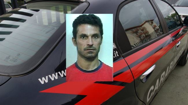 Litiga con l’ex, per ripicca nasconde auto e cane nel bosco