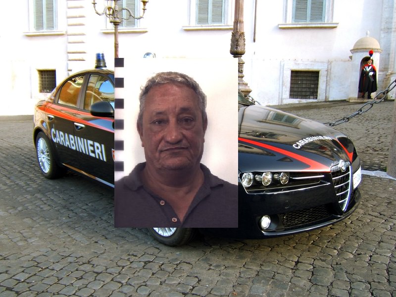 Un carabiniere fuori servizio lo becca a spacciare eroina: scattano le manette