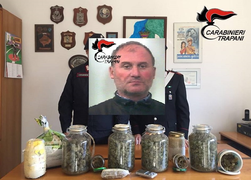 Coltivava marijuana nella serra dei pomodori, arrestato 50enne