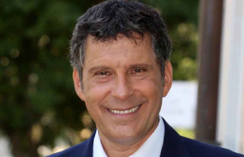 Fabrizio Frizzi colpito da un malore, stasera ‘L’Eredità’ non andrà in onda