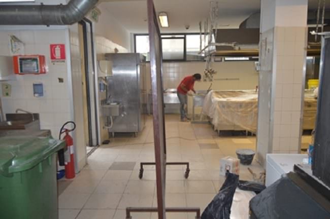 Catania, scarsa sicurezza e condizioni igieniche pessime: nei guai il titolare di un’attività alberghiera e di ristorazione. FOTO