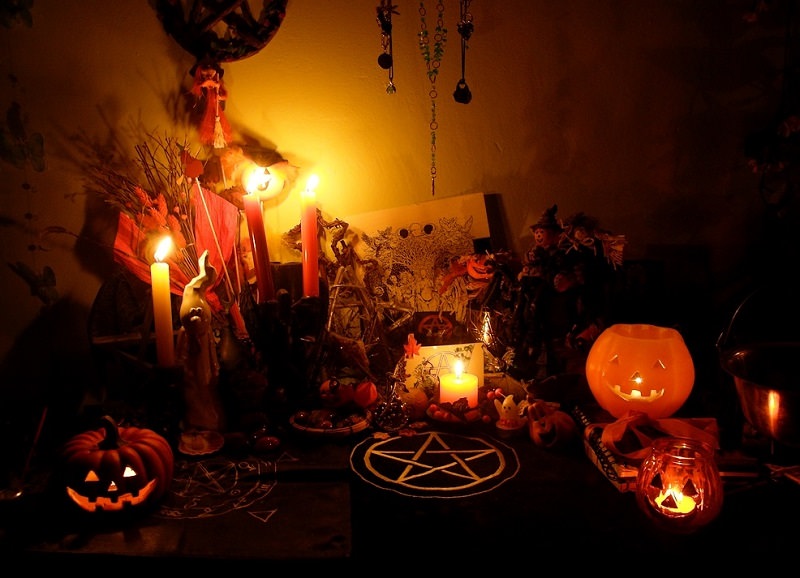 Il lato oscuro di Halloween: festa dei dolcetti o festa dell’occulto?