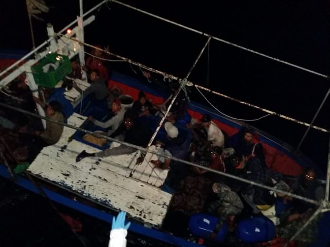 Lampedusa, soccorsi 22 migranti: arrestato scafista 22enne