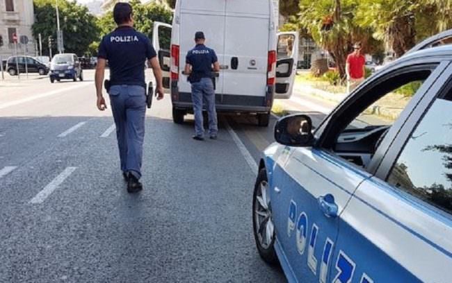 Fermati 269 camion vicino ai centri delle città e oltre 300 persone per prevenire attacchi terroristici