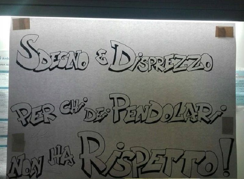 Treno Palermo-Agrigento: i pendolari non ne possono più, appare cartello di protesta