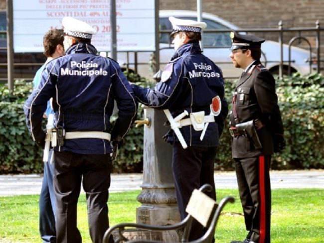 Spargimento di sostanze chimiche, abusivismo e sigarette estere: controlli di Municipale e carabinieri