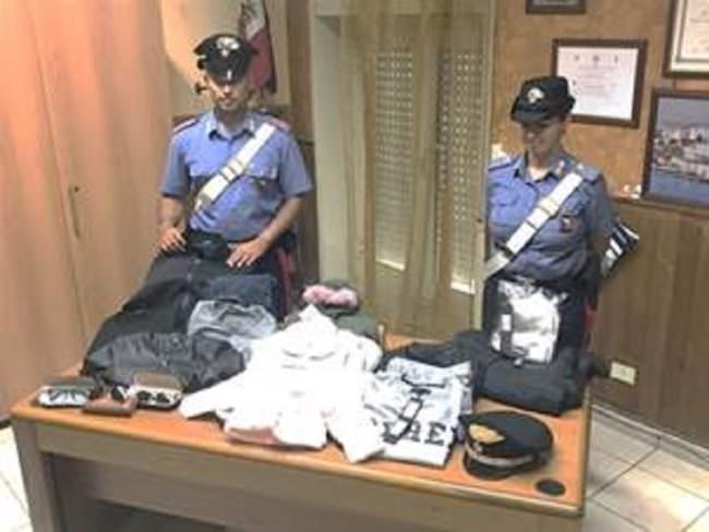 Lampedusa, rubano carte di credito a un turista americano: arrestata coppia