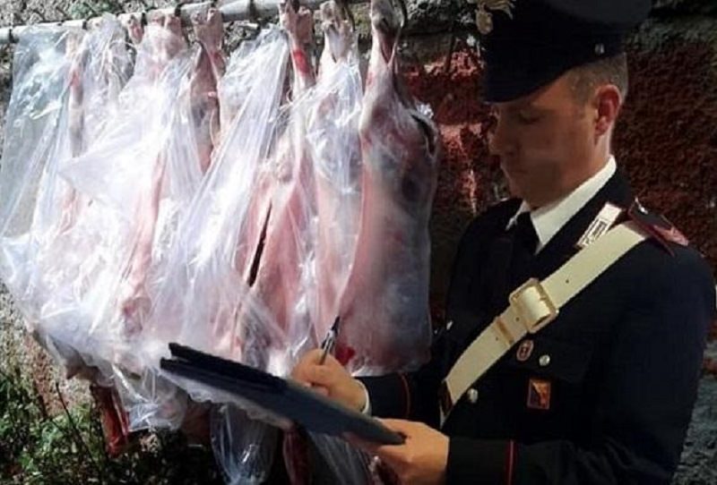 Controlli a tappeto: ristorante a Portopalo con alimenti in pessime condizioni, chiuso deposito