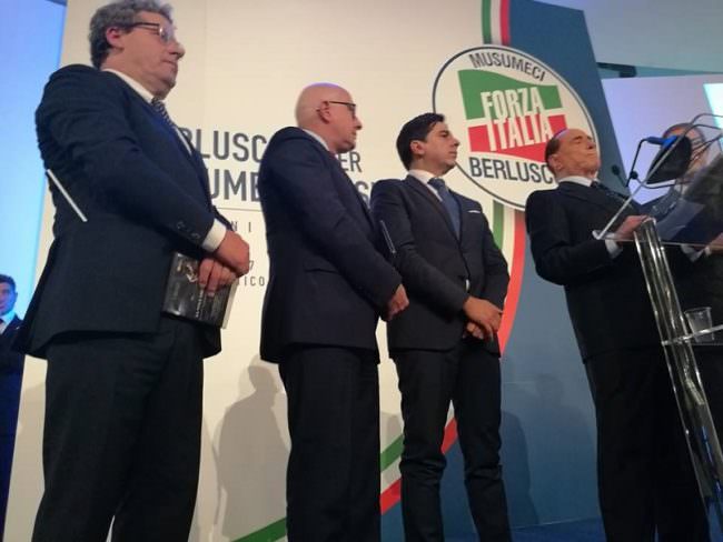 Catania, il registra Pietro Crisafulli realizza il sogno della madre e incontra Berlusconi