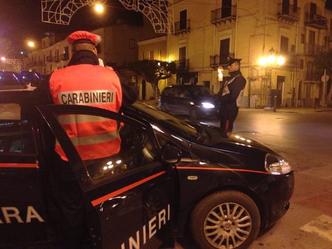 Minaccia di morte la madre per farsi dare i soldi per la droga: in manette 39enne