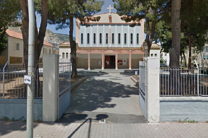 Nuova intimidazione per Don Trumello della parrocchia di Santa Cristina: incendiate due auto