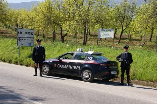 Estorce denaro a una 90enne malata di Alzheimer: in manette un 67enne