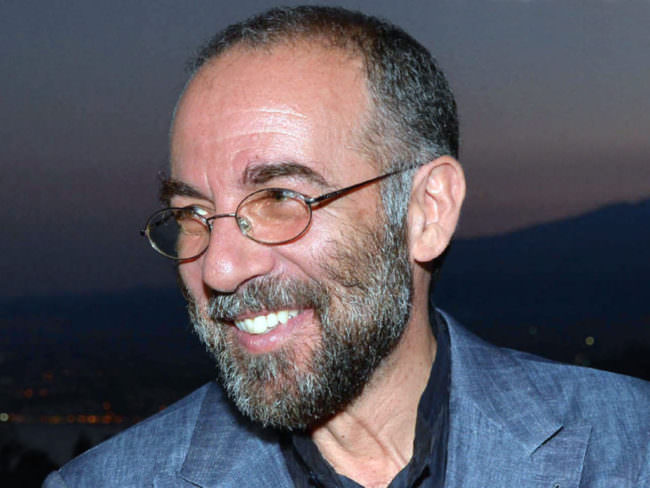 Coronavirus, Giuseppe Tornatore “filma” la campagna pro-vaccino: “La stanza degli abbracci” il primo spot