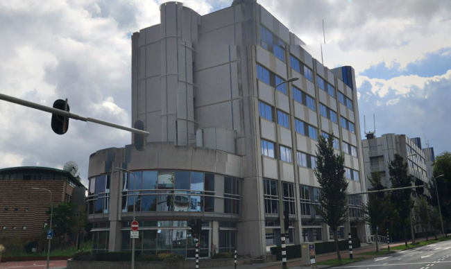 Suicidio al tribunale dell’Aia durante processo, ex leader Bosnia si avvelena