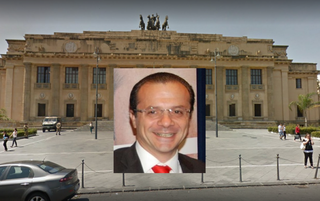 De Luca in tribunale dopo i domiciliari, su Facebook ringraziamenti e citazioni