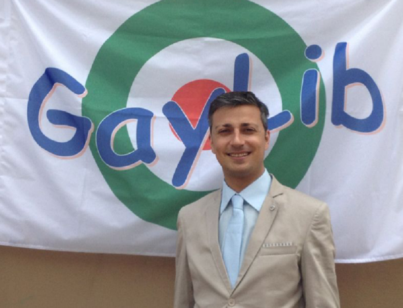 Pesanti insulti su Facebook perché gay ma di destra, Sandro Mangano: “Io non mollo”. LE FOTO