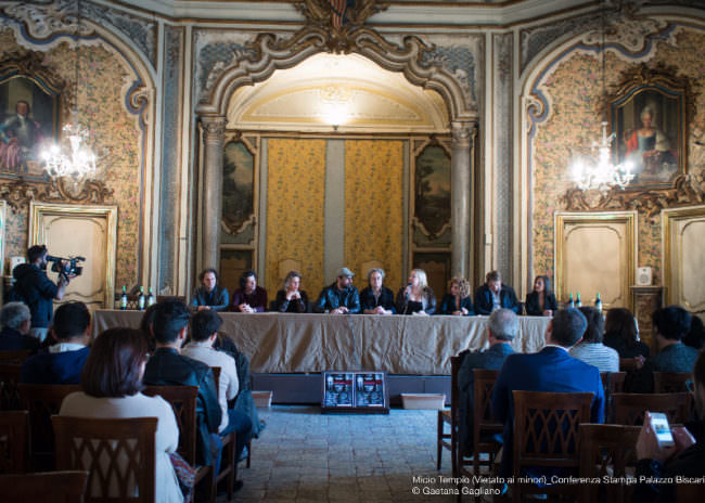 Al Palazzo Biscari presentato il nuovo tour teatrale “Micio Tempio Vietato ai Minori”