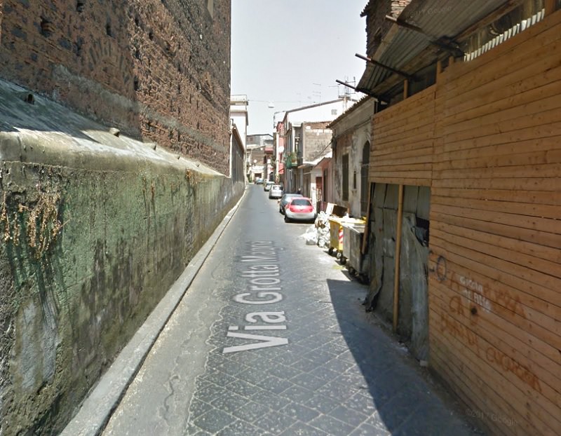 Cadavere in via Grotta Magna: si tratterebbe di un’infermiera del Vittorio Emanuele