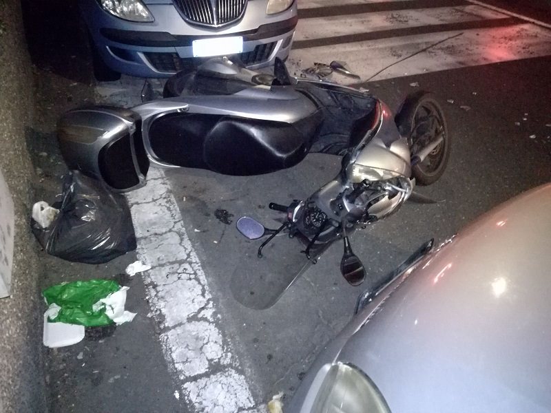Incidente a Belsito: ragazzo sbalzato dallo scooter dopo inversione “a U”. LE FOTO