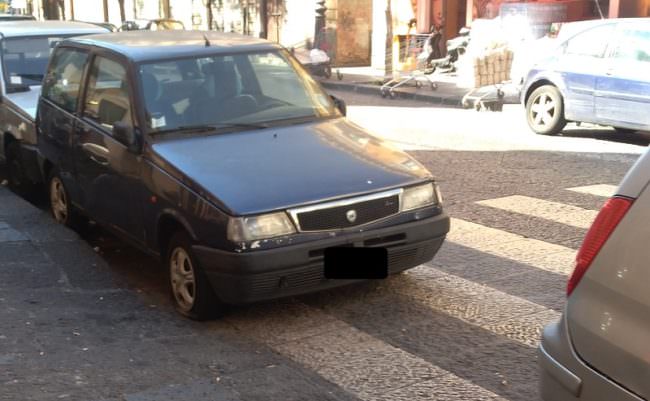 Auto abbandonate nelle strade di Catania, Saverino: “Serve intervento dell’Amministrazione”