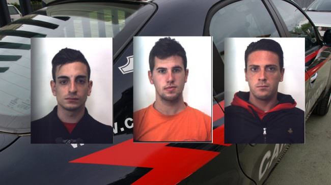 Falliscono rapina in un ufficio postale e assaltano supermercato: 3 arresti