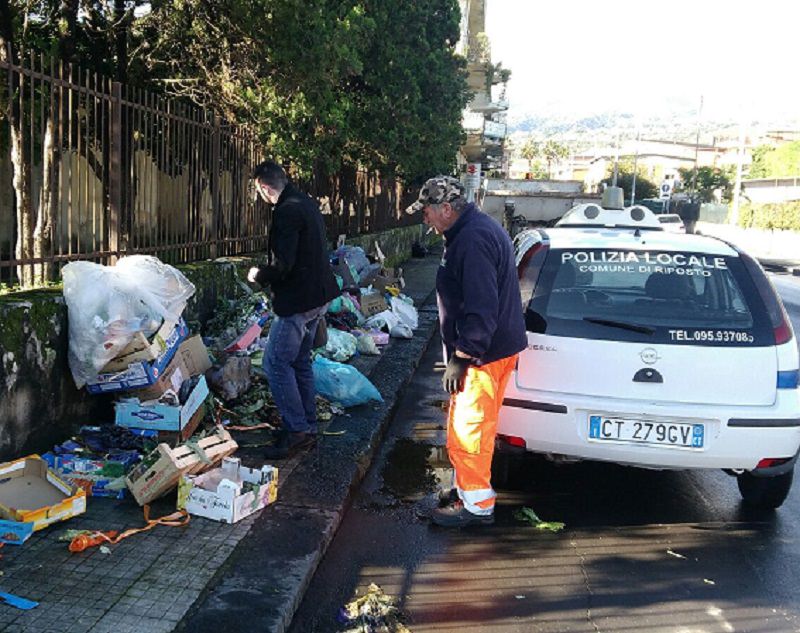 Rifiuti, scoperta discarica di pneumatici: individuati i responsabili