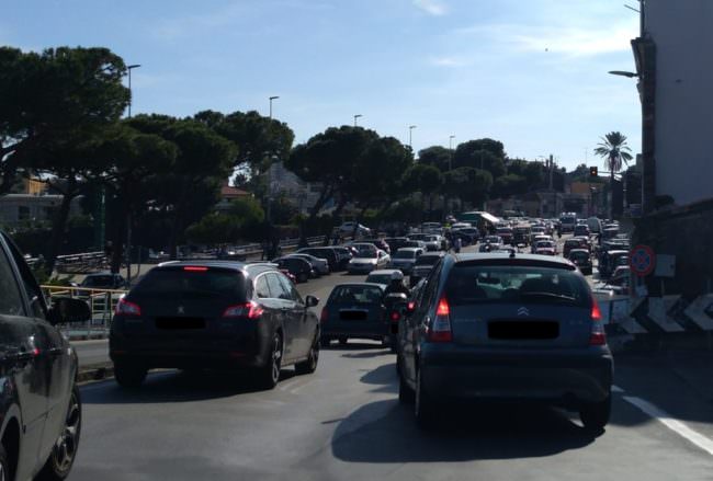Degrado e insicurezza tra piazza Mancini Battaglia e Lungomare, Campisi: “Senza vigilanza il lungomare resterà sempre un disastro”. FOTO