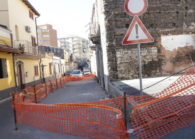 Crolli, topi e zecche a Cibali. Tomarchio: “Situazione gravissima”. FOTO