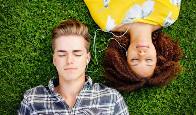 Giovani e Musica: Il rapporto dei giovani con la nuova industria discografica