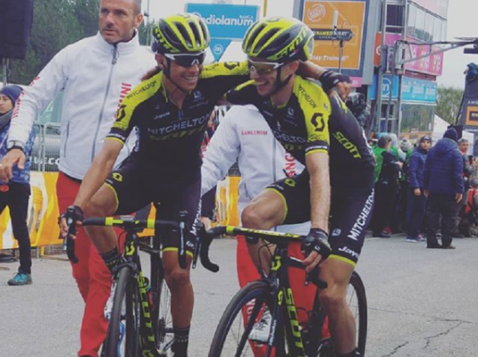 Giro d’Italia, Chaves domina sull’Etna. Yates nuova maglia rosa