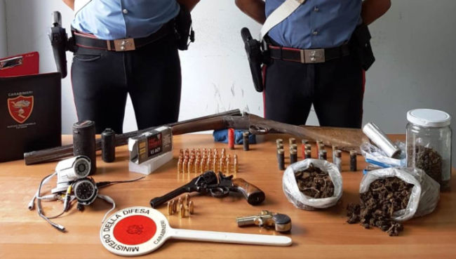Armi e marijuana a San Cristoforo: stabile di via Piombai covo segreto della criminalità organizzata